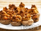 Рецепта Коктейлни хапки - пълнени гъби с ръжен хляб и моцарела